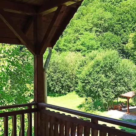 Intre Cascade Holiday home *