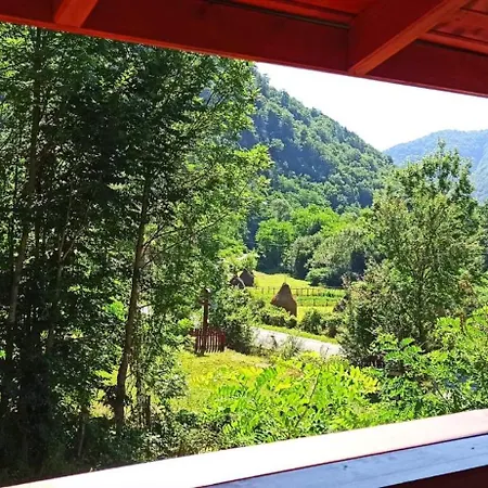 Intre Cascade Holiday home Baia de Aries
